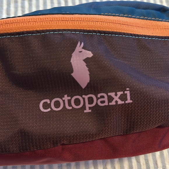 Cotopaxi crossbody/fanny pack - Picture 3 of 9